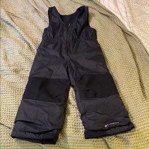 Columbia Black Insulated Overalls for Winter kids 4t with adjustable shoulder